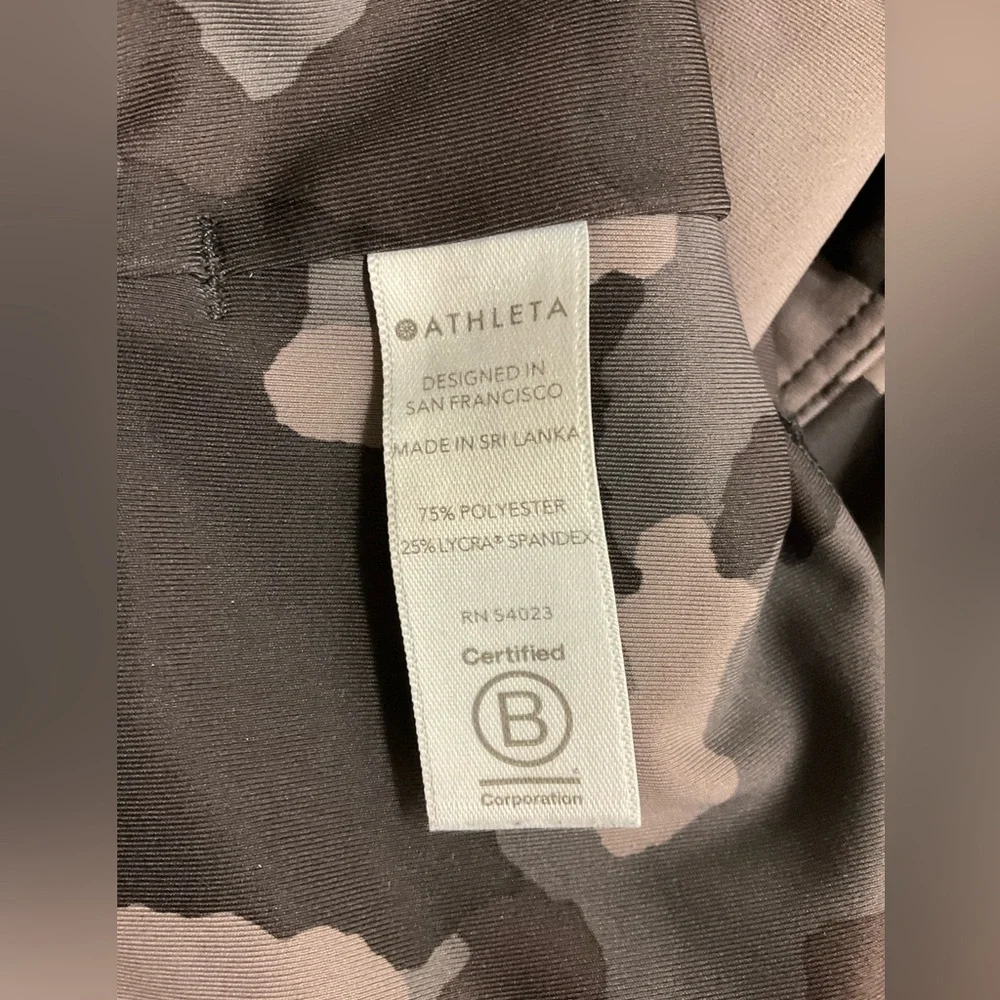 Athleta Lightning Camo 7/8 Tights Sz Sm